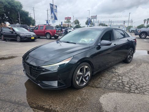 Used 2023 Hyundai Elantra SEL w/ Convenience Package FWD image 7