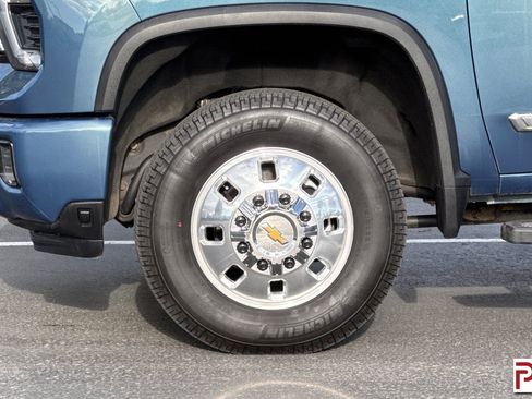 Certified 2024 Chevrolet Silverado 3500 High Country AWD/4WD image 31