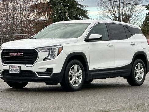 Used 2024 GMC Terrain SLE image 8