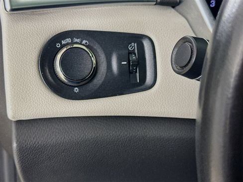 Used 2015 Cadillac SRX FWD image 12