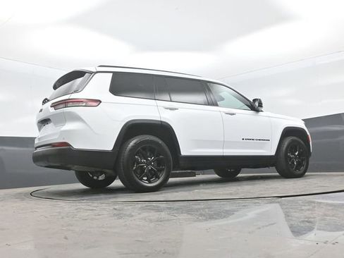 Used 2024 Jeep Grand Cherokee L Laredo AWD/4WD image 23