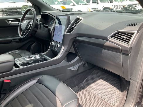 Certified 2024 Ford Edge ST-Line AWD/4WD image 11