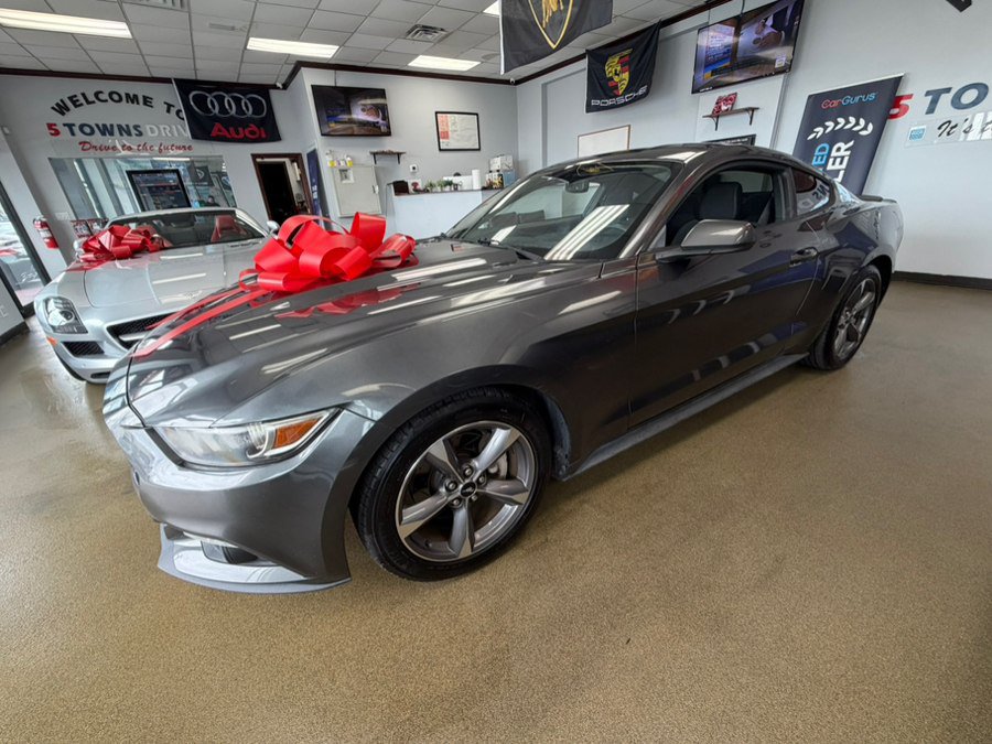 Used 2017 Ford Mustang Coupe RWD image 10