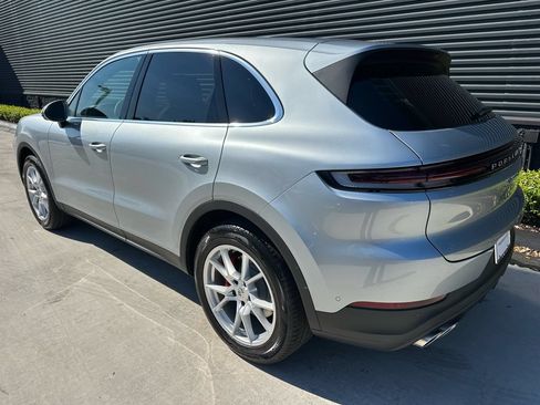 Used 2026 Porsche Cayenne S AWD/4WD image 3