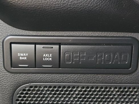 Used 2017 Jeep Wrangler Unlimited Rubicon w/ Connectivity Group image 15