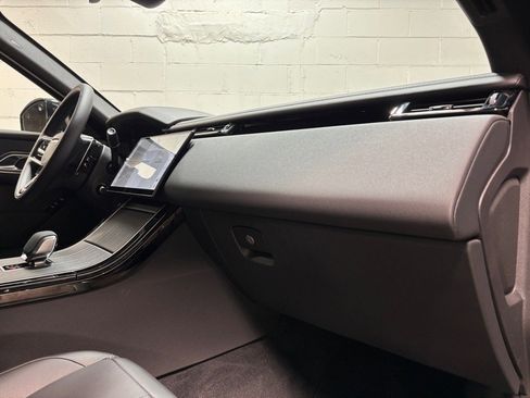 New 2026 Land Rover Range Rover Velar Dynamic SE image 29
