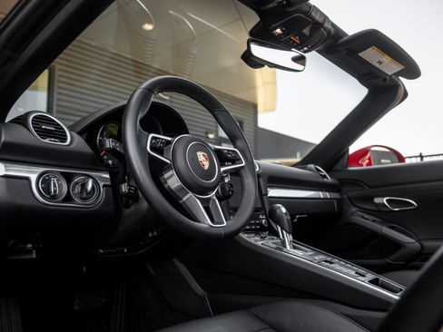 Certified 2023 Porsche 718 Boxster RWD image 4