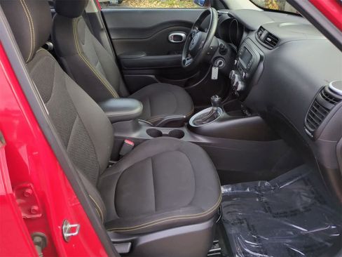 Used 2016 Kia Soul + image 20