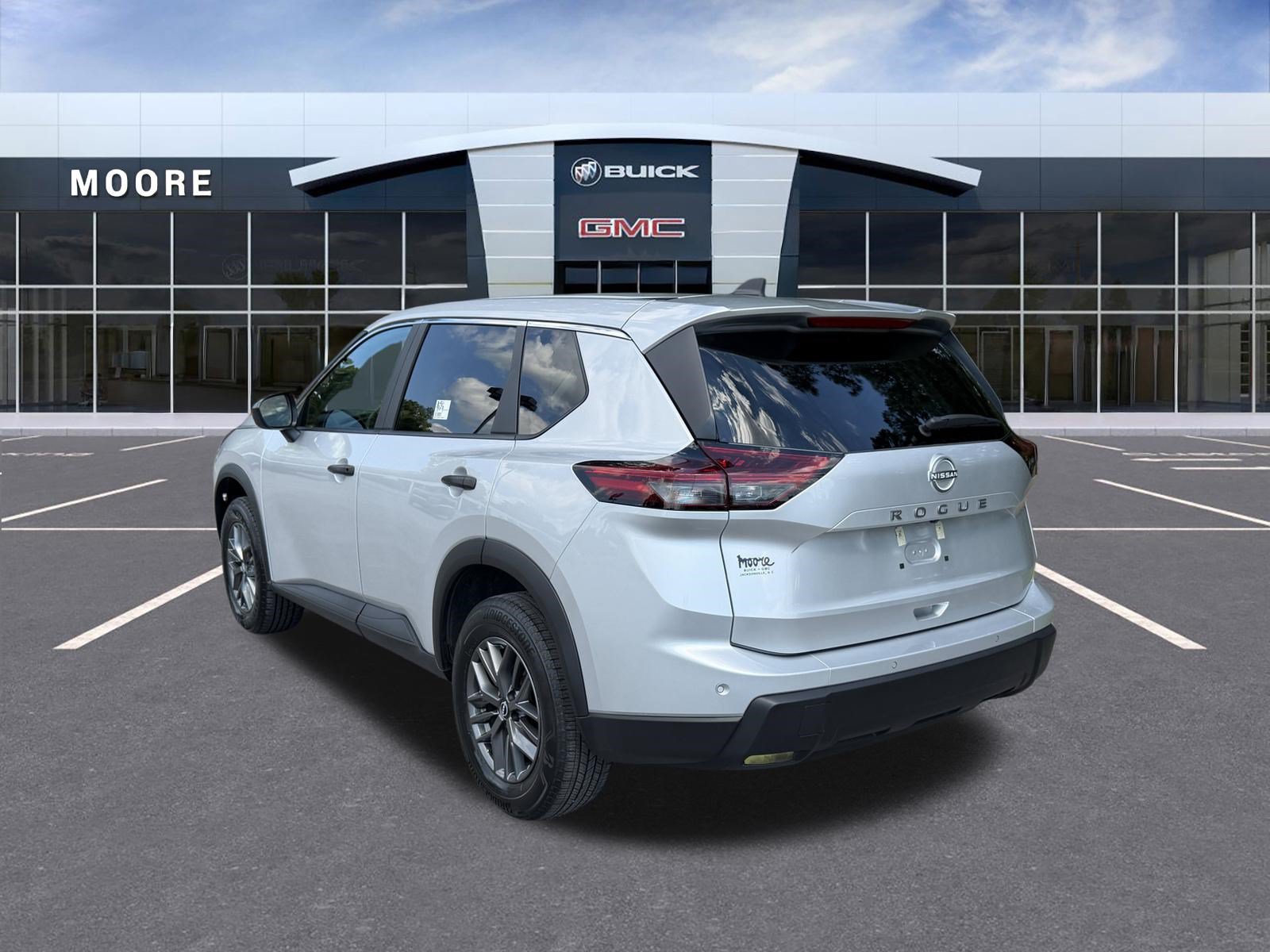 Used 2024 Nissan Rogue S FWD image 5