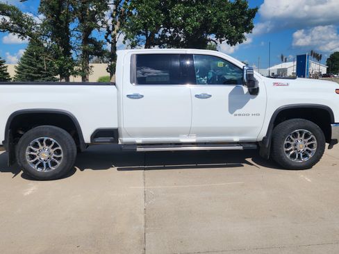 Certified 2026 Chevrolet Silverado 3500 LTZ w/ LTZ Plus Package AWD/4WD image 4