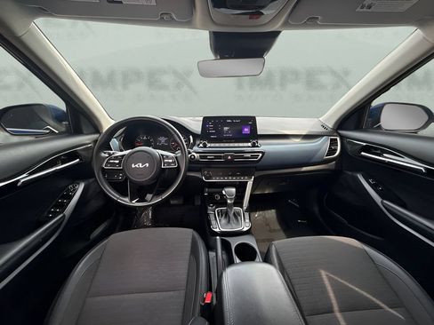 Used 2023 Kia Seltos S w/ Navigation Package FWD image 11