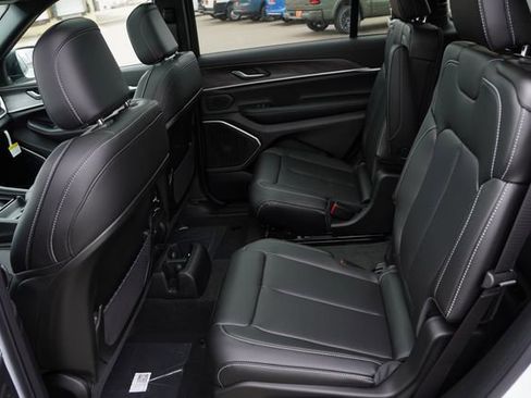 New 2026 Jeep Grand Cherokee L Limited AWD/4WD image 11