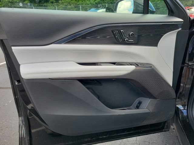 Certified 2024 Cadillac Lyriq Luxury AWD/4WD image 21