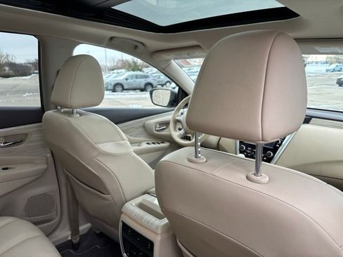 Used 2018 Nissan Murano Platinum image 11