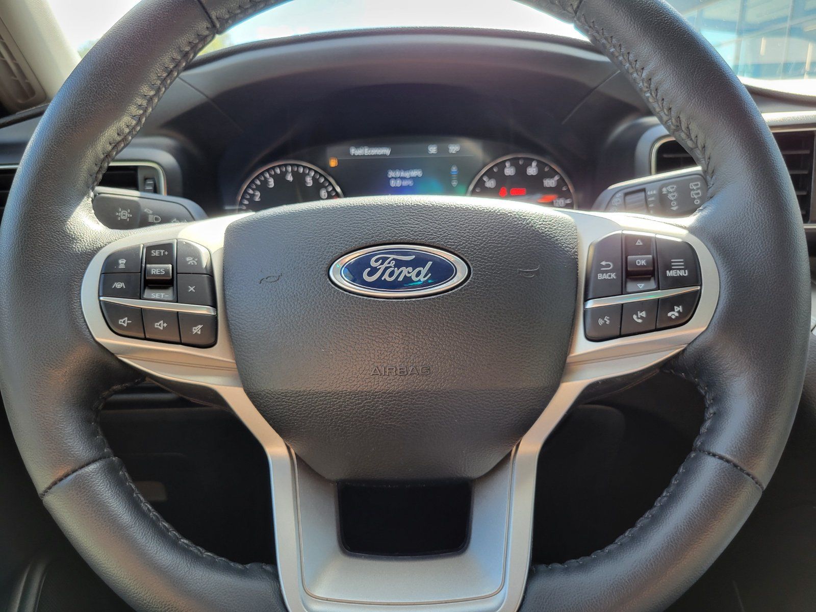 Used 2023 Ford Explorer XLT w/ Equipment Group 202A AWD/4WD image 13