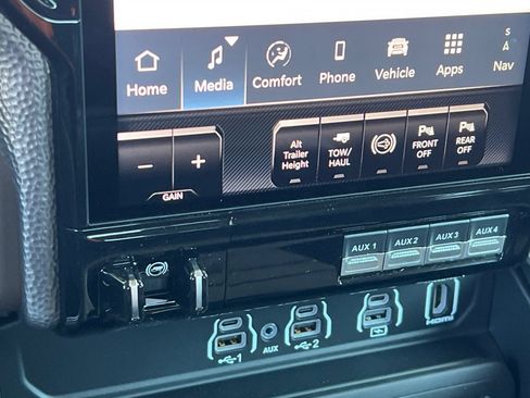 New 2026 RAM 2500 Limited AWD/4WD image 19