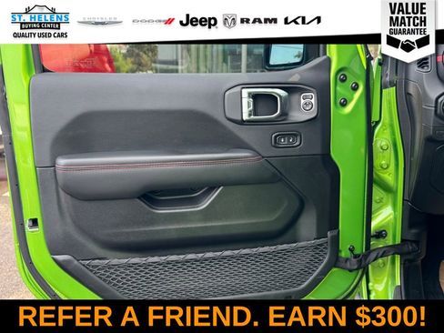 Used 2025 Jeep Wrangler Unlimited Rubicon image 19