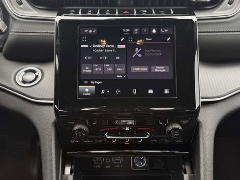 New 2025 Jeep Grand Cherokee Altitude image 11