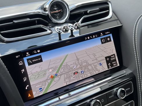 Certified 2025 Bentley Bentayga image 33