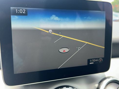 Used 2017 Mercedes-Benz GLA 250 4MATIC image 11