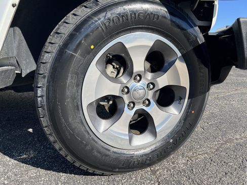 Used 2018 Jeep Wrangler Unlimited Sahara w/ Max Tow Package image 2