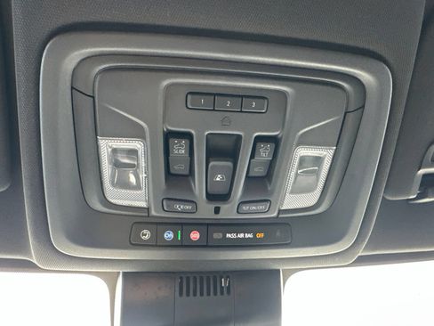 Used 2024 Chevrolet Silverado 1500 High Country w/ High Country Premium Package AWD/4WD image 91