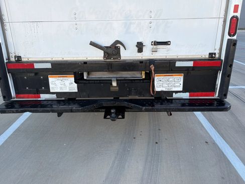 Used 2020 GMC Savana 3500 Extended w/ Driver Convenience Package image 9