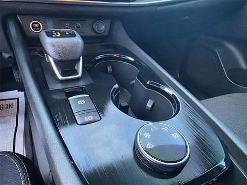 Used 2023 Nissan Rogue SV image 26