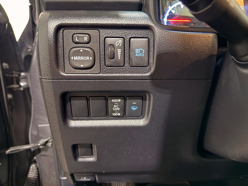 Used 2022 Toyota 4Runner SR5 Premium w/ Moonroof Package RWD image 17