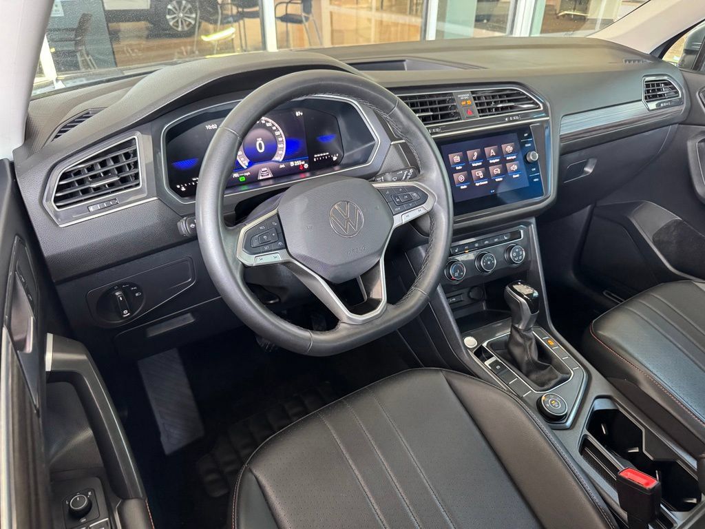 Used 2024 Volkswagen Tiguan Wolfsburg Edition AWD/4WD image 3