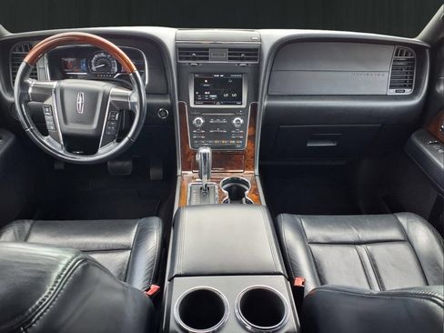 Used 2015 Lincoln Navigator L 2WD image 12