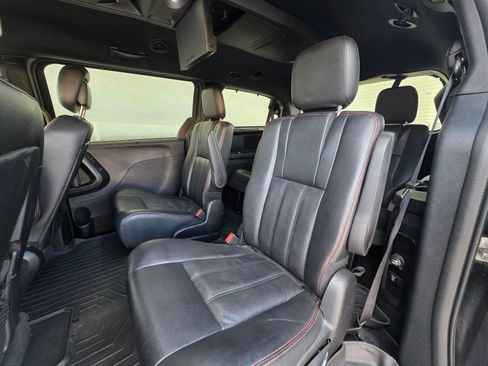 Used 2017 Dodge Grand Caravan GT image 10