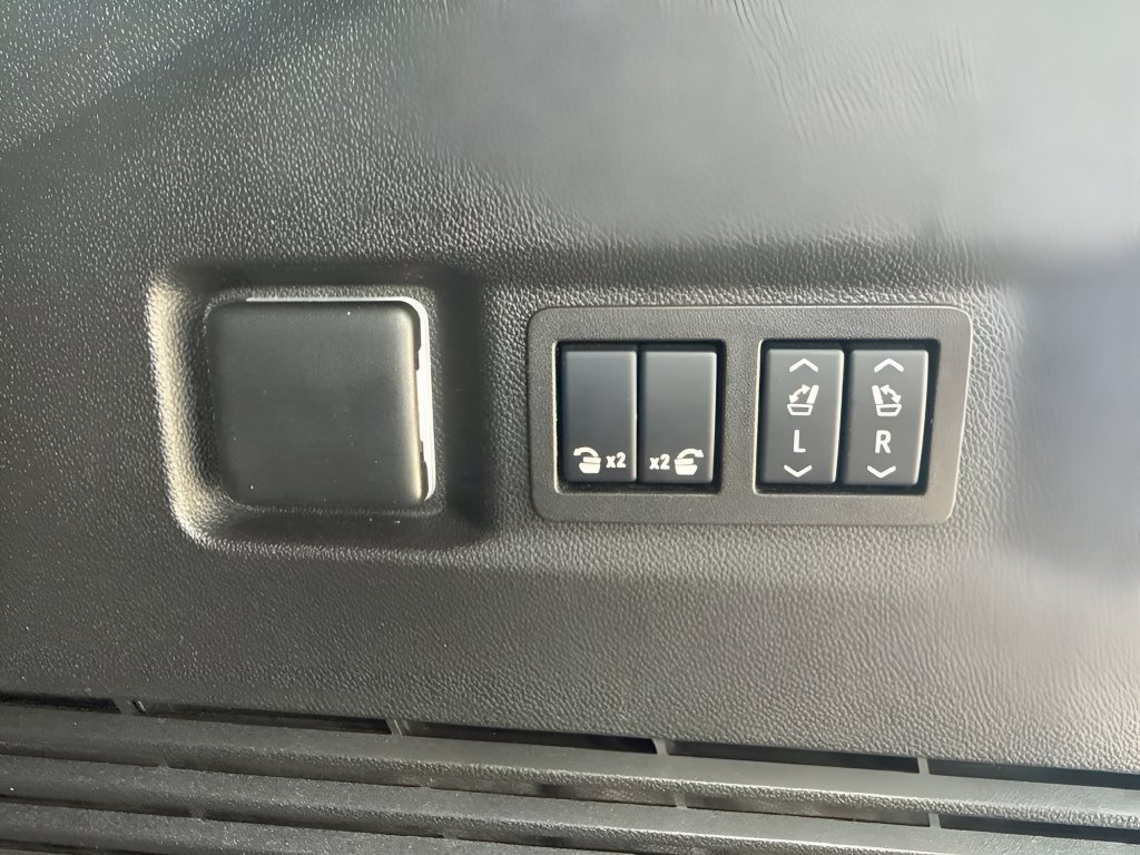 Used 2024 GMC Yukon Denali w/ Max Trailering Package AWD/4WD image 36