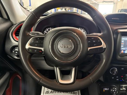 Used 2020 Jeep Renegade Trailhawk AWD/4WD image 18
