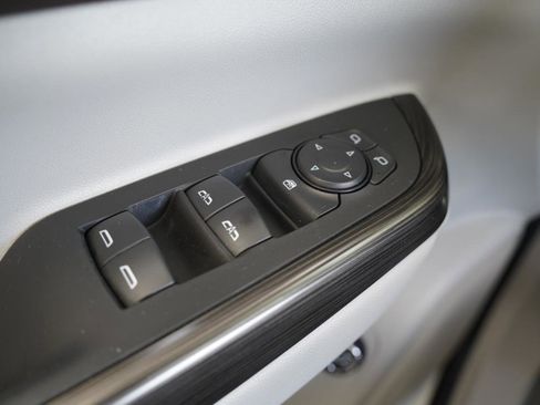 Used 2023 GMC Acadia SLT FWD image 28