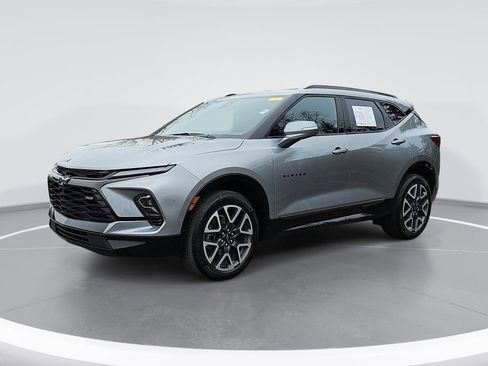 Certified 2023 Chevrolet Blazer RS w/ Driver Confidence II Package image 9