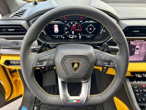 Used 2025 Lamborghini Urus S AWD/4WD image 11