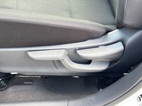 New 2025 Nissan Kicks Play S image 23