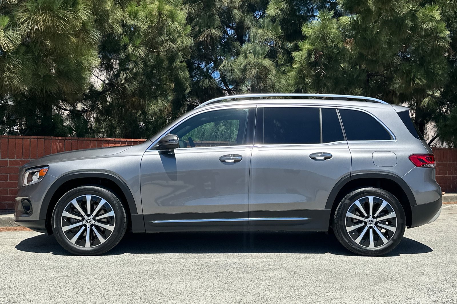 Used 2022 Mercedes-Benz GLB 250 4MATIC image 7