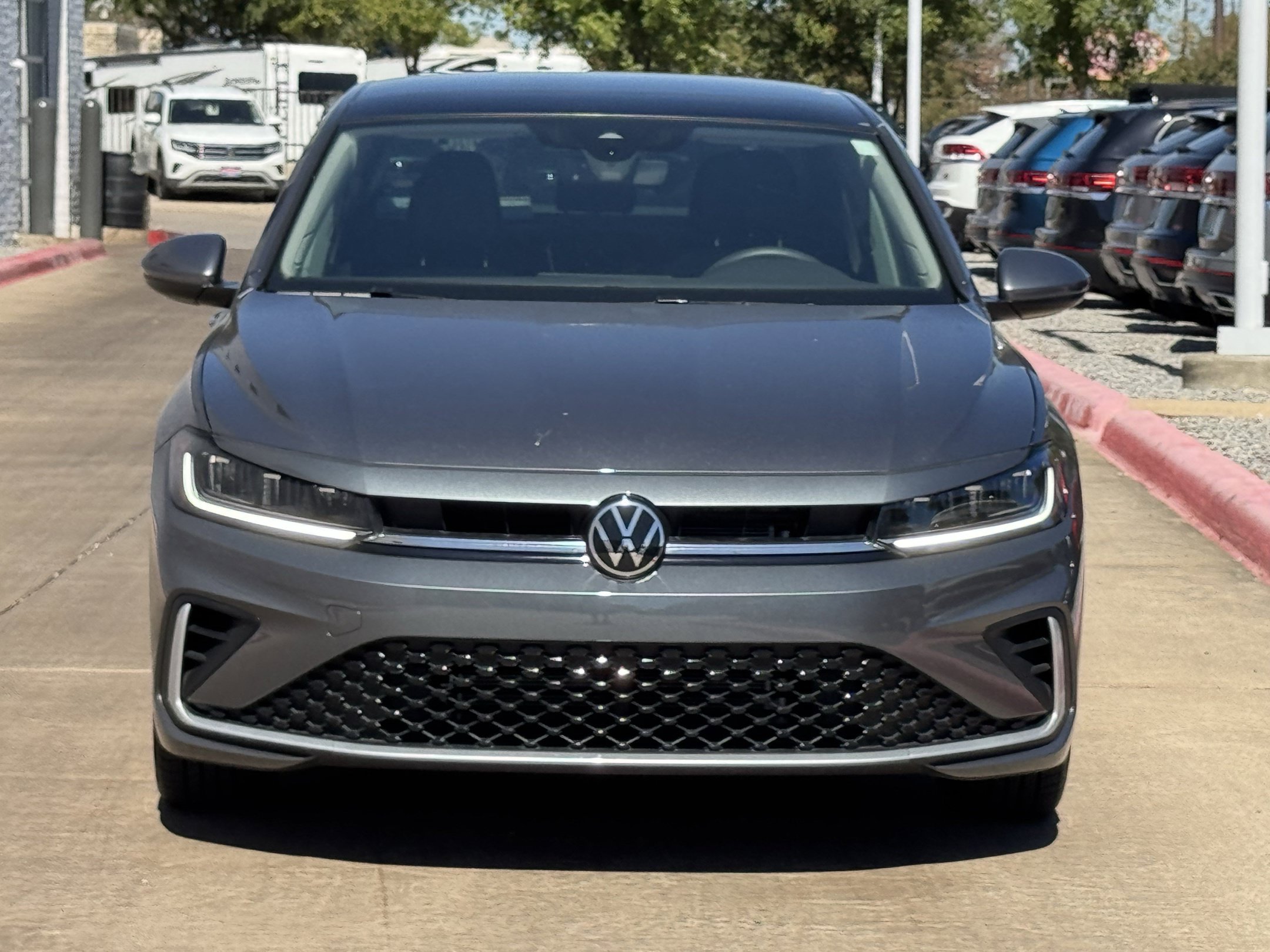 Used 2026 Volkswagen Jetta SE FWD image 9