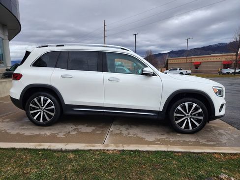 Used 2023 Mercedes-Benz GLB 250 image 4