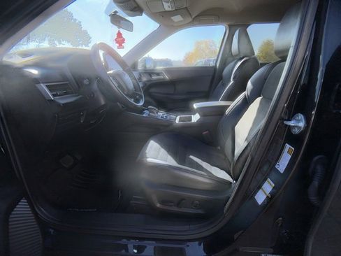 Used 2024 Mitsubishi Outlander SE image 4