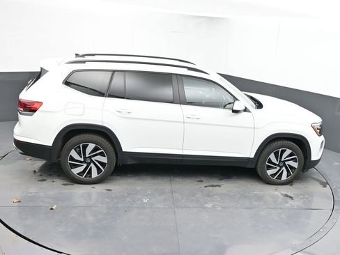 Used 2025 Volkswagen Atlas SE image 36