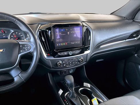 Used 2022 Chevrolet Traverse LT FWD image 7