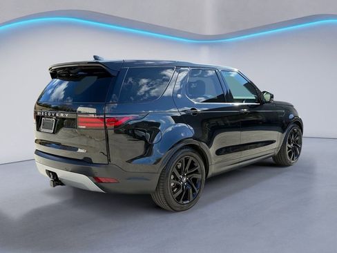Used 2024 Land Rover Discovery S image 4