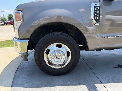 Used 2022 Ford F350 XL w/ Power Equipment Group RWD image 3