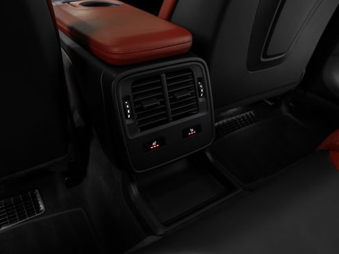 Used 2023 Porsche Taycan image 42