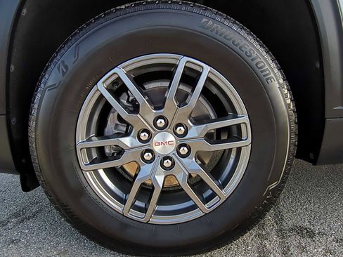 Used 2025 GMC Acadia Elevation image 28