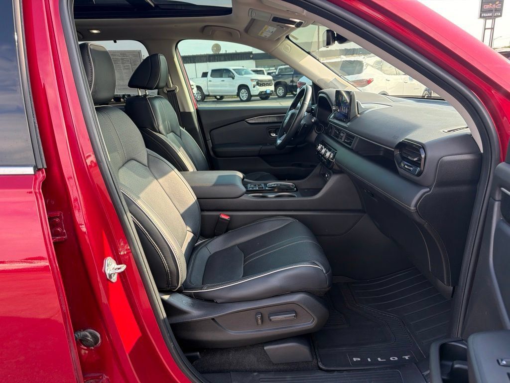 Used 2023 Honda Pilot Elite image 10