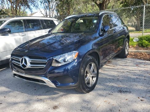 Used 2019 Mercedes-Benz GLC 300 w/ Premium Package image 3